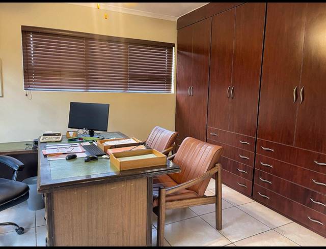 4 BEDROOM HOUSE FOR SALE IN THREE RIVERS EAST
